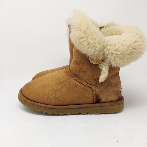 UGG Shoes - UGG Australia Bailey Button Suede Shearling Winter Boots 5803 Womens Size 7